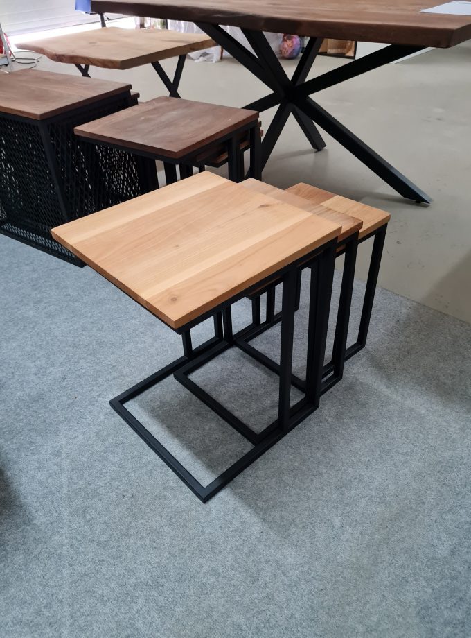 3'er Set Beistelltisch aus Kirschbaum