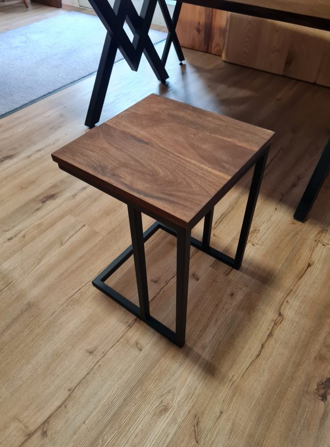 3'er Set Beistelltisch aus Nussbaum