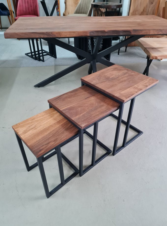 3'er Set Beistelltisch aus Nussbaum